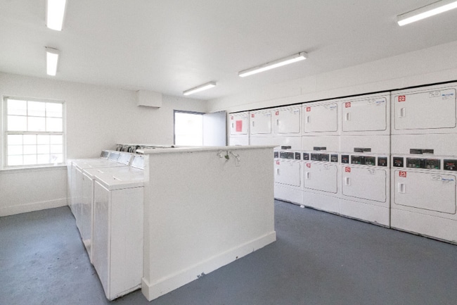 Building Photo - 14765 Chef Menteur Hwy