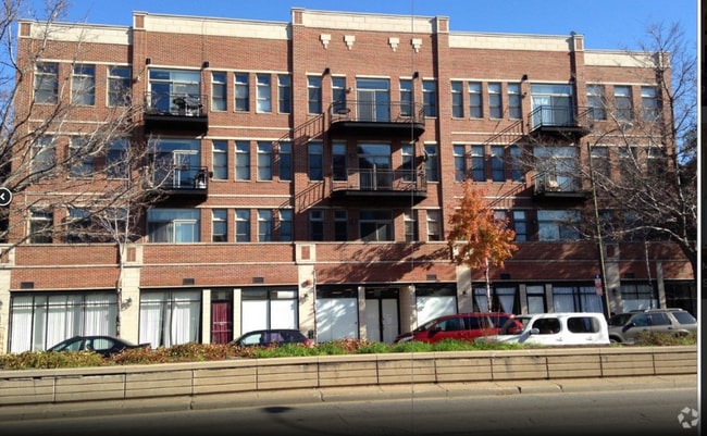 Building Photo - 837 S Western Ave Rental