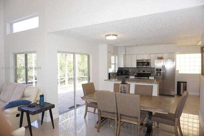 Photo - 1057 SE 6th Ave