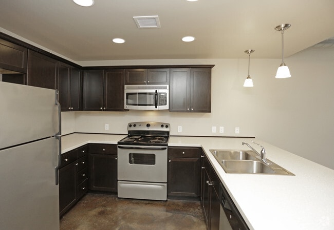 1BR, 1BA - B1_750 SF