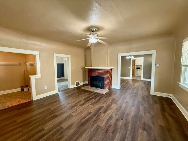 1520 W 11th Ave