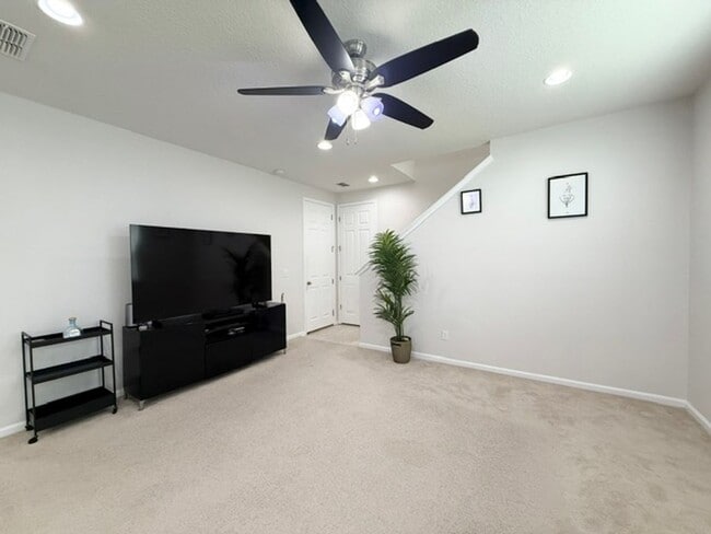 Photo - Beautiful home available for rent in the d...