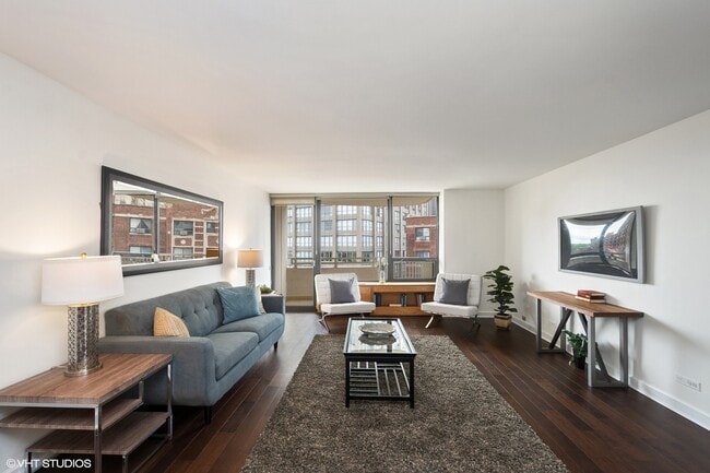 Photo - 3930 N Pine Grove Ave Unit 815