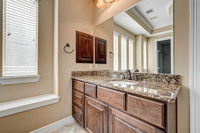 Photo - 2914 Cotswold Lane