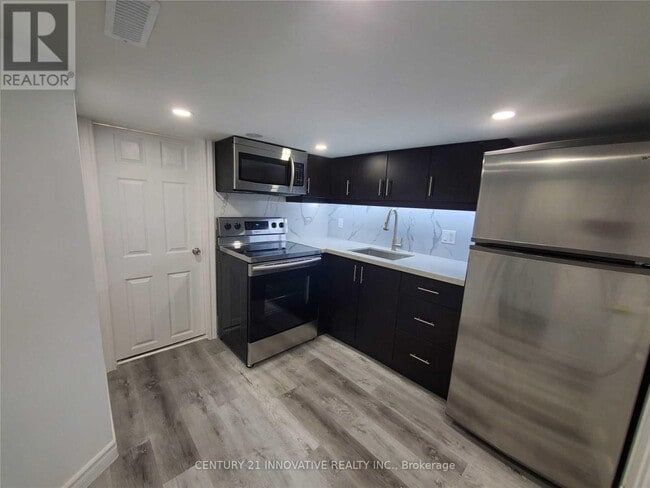 Photo - 991 Hortop St