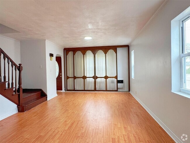 Building Photo - 147-40 20th Rd Rental