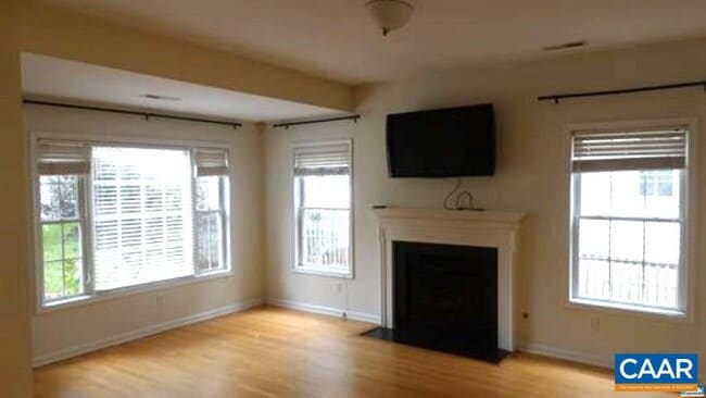 Photo - 140 Burnet St