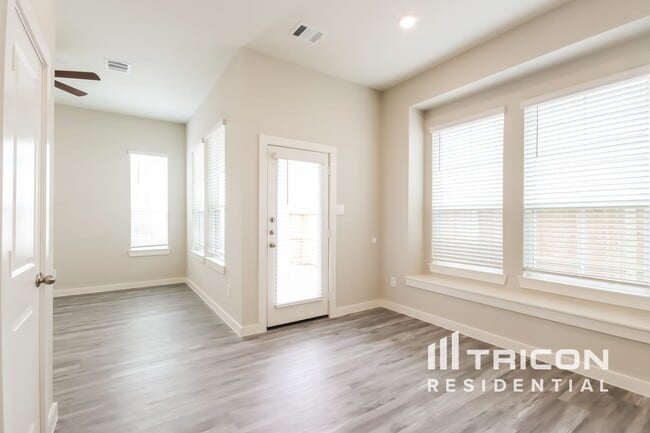 Photo - 9835 Willow Creek Commerce Dr