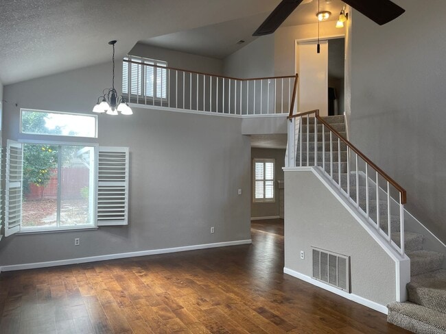 Photo - 2234 Prestwick St