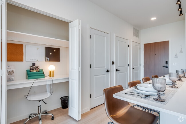 2BR, 2BA - 1,142SF - Kitchen