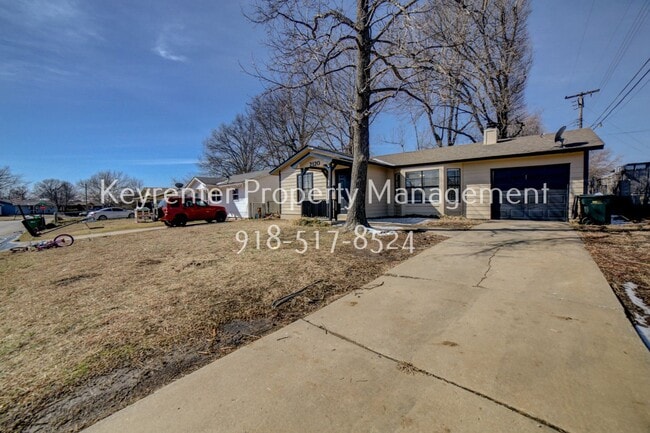 Photo - 2120 S Main St