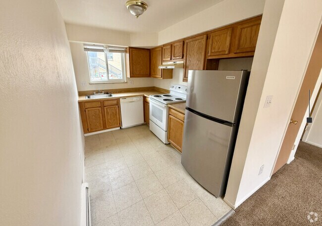 Building Photo - 3650 Upham St Rental