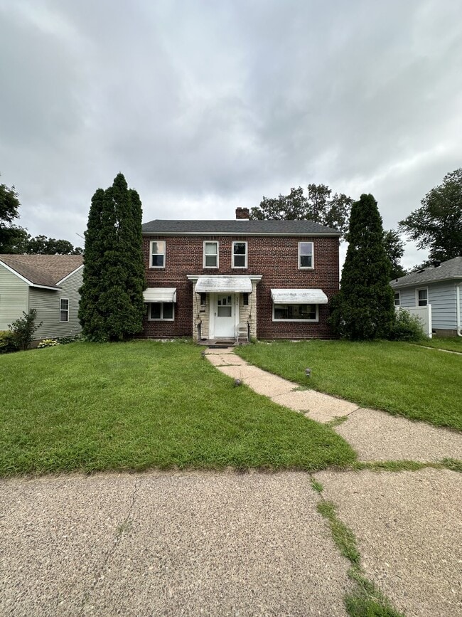 Photo - One Bedroom One Bath Unit in Triplex near Downtown and UWEC! Unit B