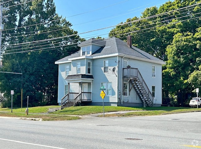 Building Photo - 689 Main St Unit A Rental