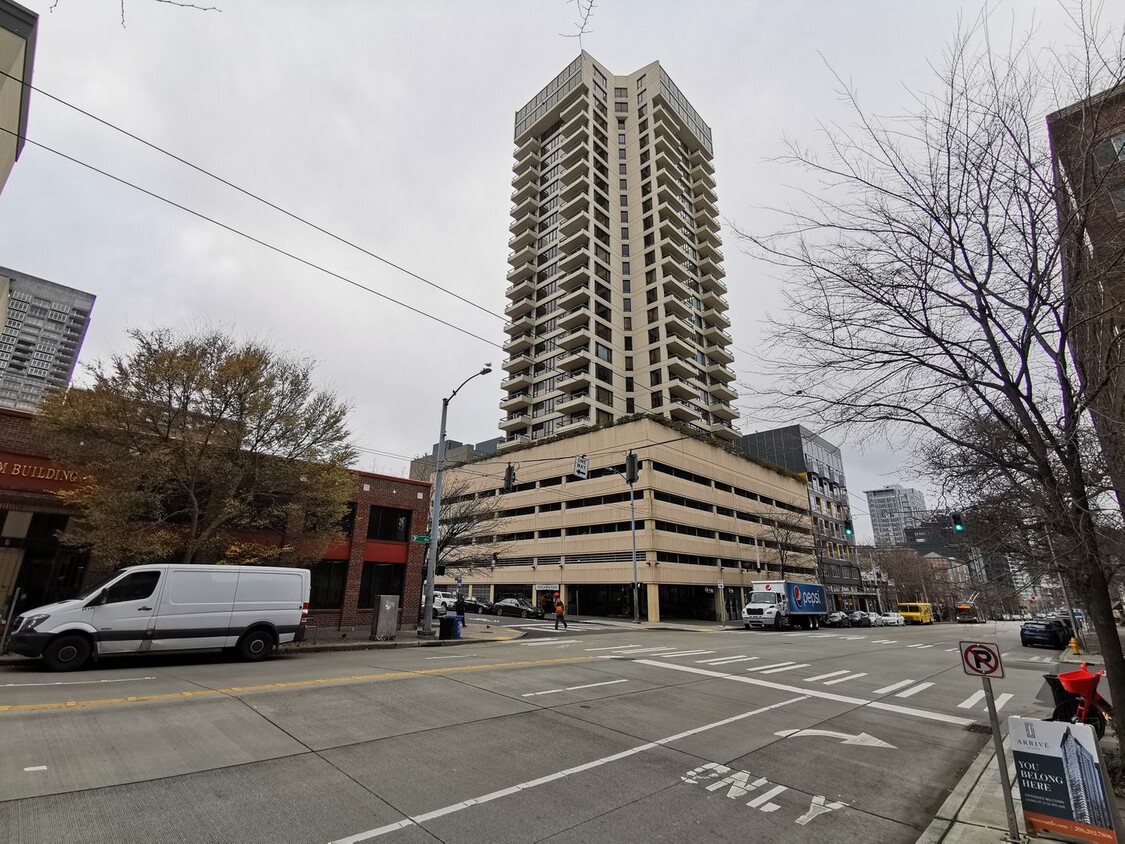 Brand new renovated 1 bedroom, 1 bath cond... - Brand new renovated 1 bedroom, 1 bath cond...