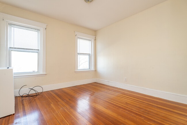 Photo - 1999 Commonwealth Ave