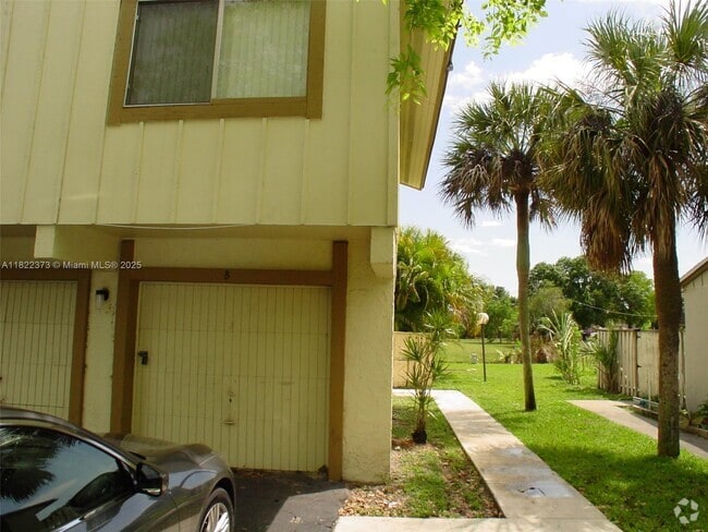 Building Photo - 5834 NW 21st St Rental