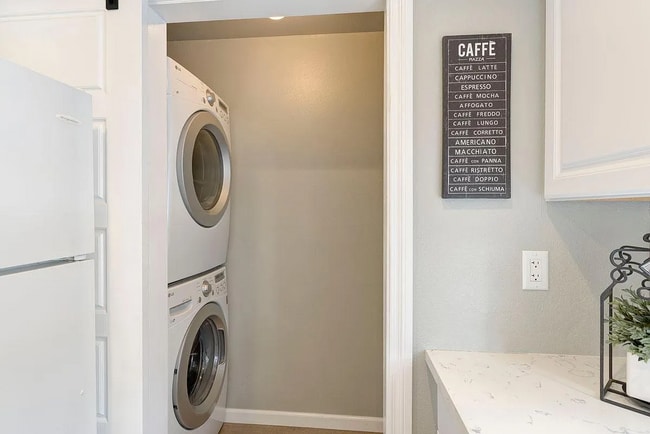 Lavadora y secadora integradas en la unidad. - 14 Coventry Ln Unidad 14