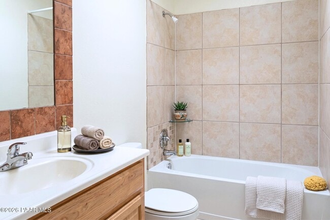 Photo - 352 W Delano St