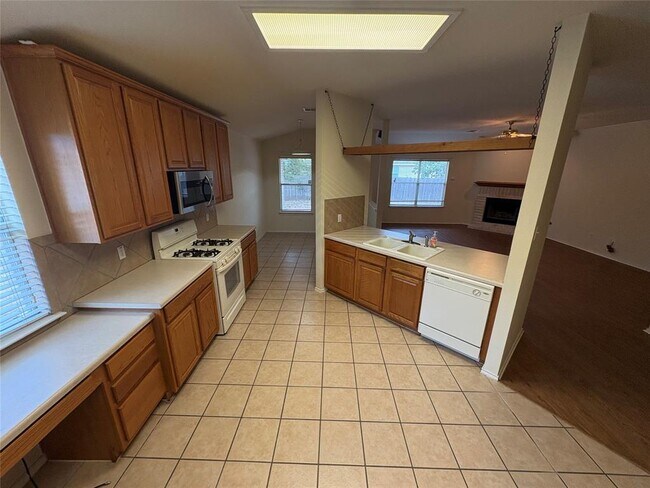 Photo - 2100 Mir Woods Dr