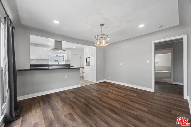 Photo - 2850 Potomac Ave