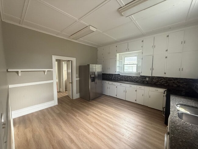 Photo - Freshly Renovated Clover Charmer — Walk to...