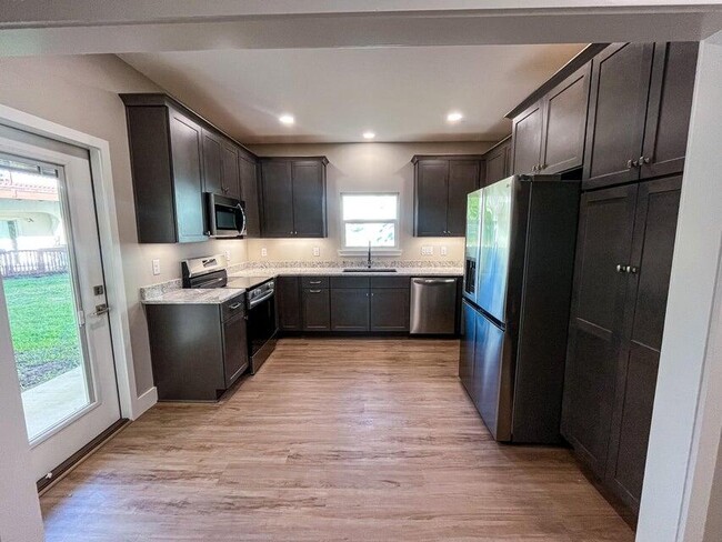 Photo - 2885 Leah's Ln