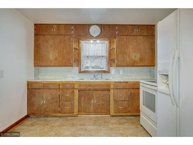 Photo - 3 bedroom 2 bathroom house with detached g...