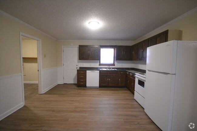 Building Photo - 3 Bed 1 Bath 1300 SQFT Home in Bolivar! Ca...