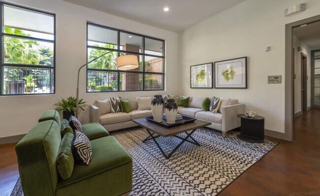 Building Photo - 1 bedroom in Houston TX 77002 Unit 292