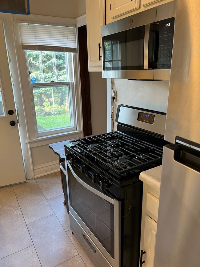 Photo - 2546-2548 Kendall Avenue Unit 2546