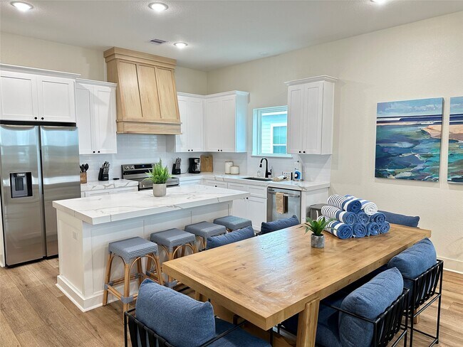 Photo - 2503 103rd St