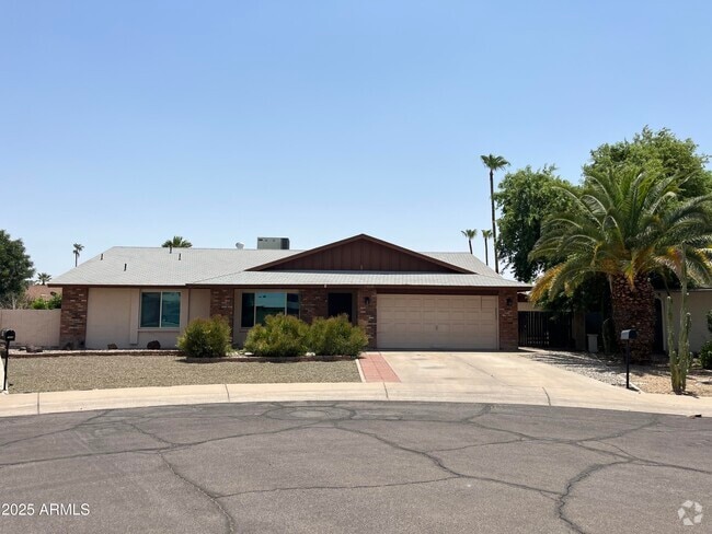 Building Photo - 7418 S Elm St Rental