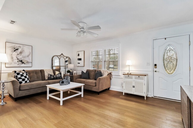 Photo - 405 Hillcrest Dr