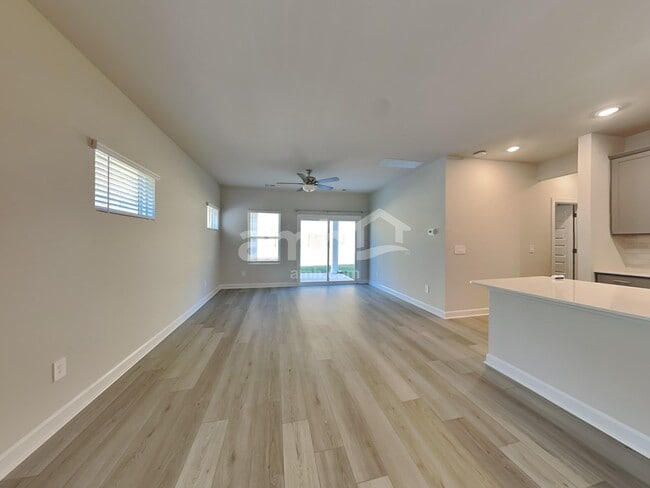 Photo - 542 Crowder Pl