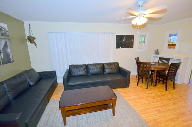 Photo - 1529 N Bronson Ave