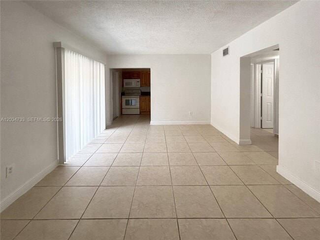 8287 NE Miami Ct Unidad 102