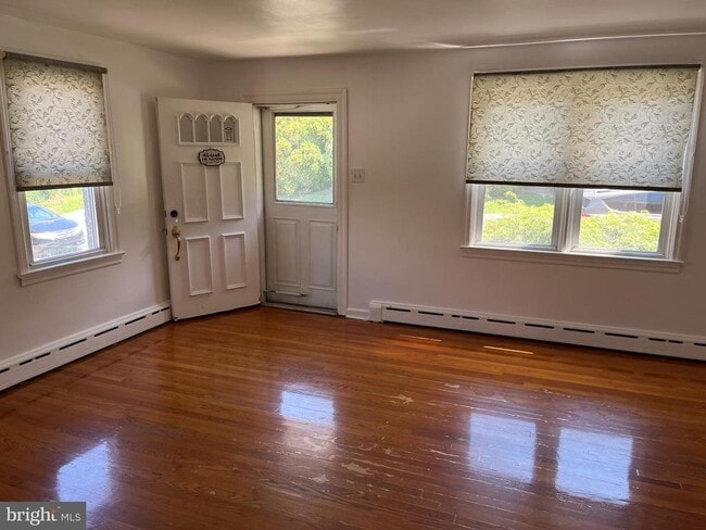 Building Photo - 625 Grove St Rental