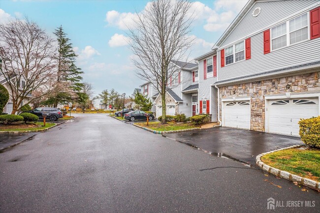 Photo - 32 Catherine Ct