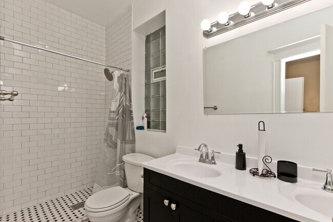 Photo - 1037 S Racine Ave