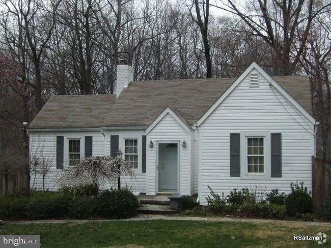 Building Photo - 5000 Ridgewood Rd Rental