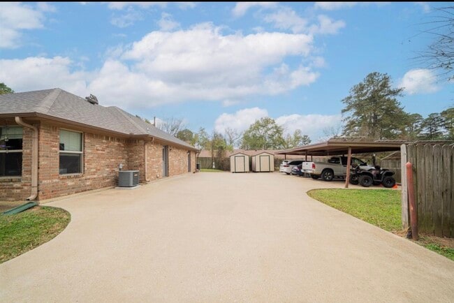 Photo - 271 Lawrence Rd