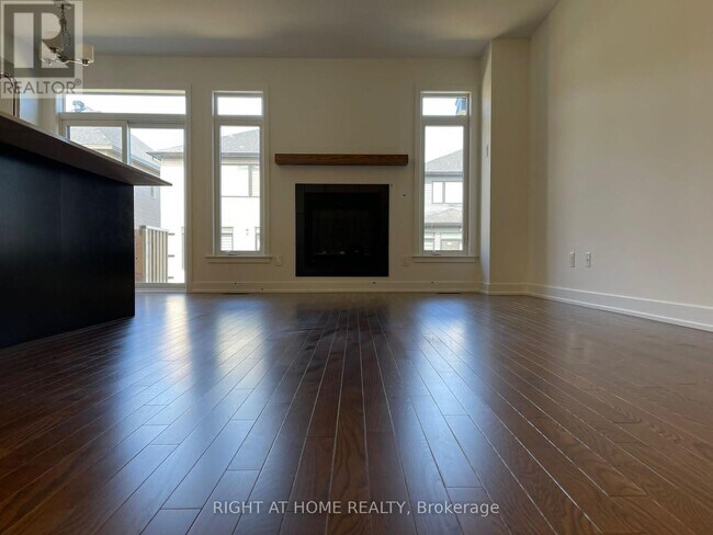 Photo - 640 Rathburn Ln