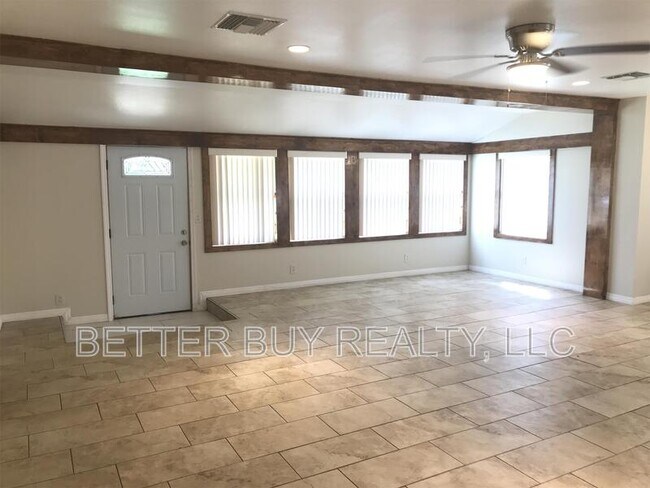 Photo - 300 N Church St Unit A