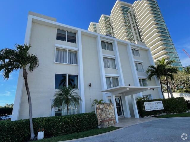 Building Photo - 1601 S Flagler Dr Unit 107o Rental