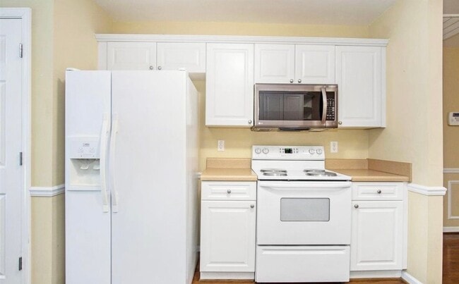 Photo - 121 Hayesbury Ct