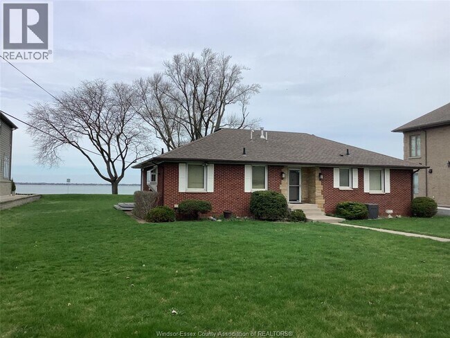 Photo - 11506 Riverside Dr E