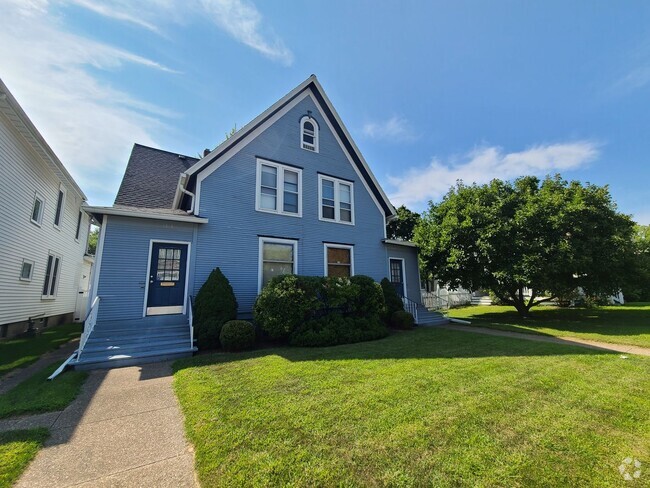 Building Photo - 3 Bedroom, One Bath Duplex in St. Joseph Rental