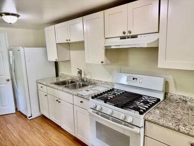 Building Photo - 27 Gatto Dr Unit 1