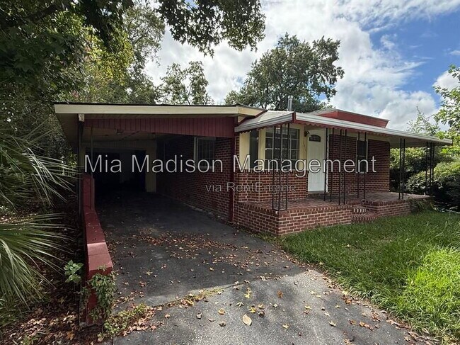 914 Bowden St